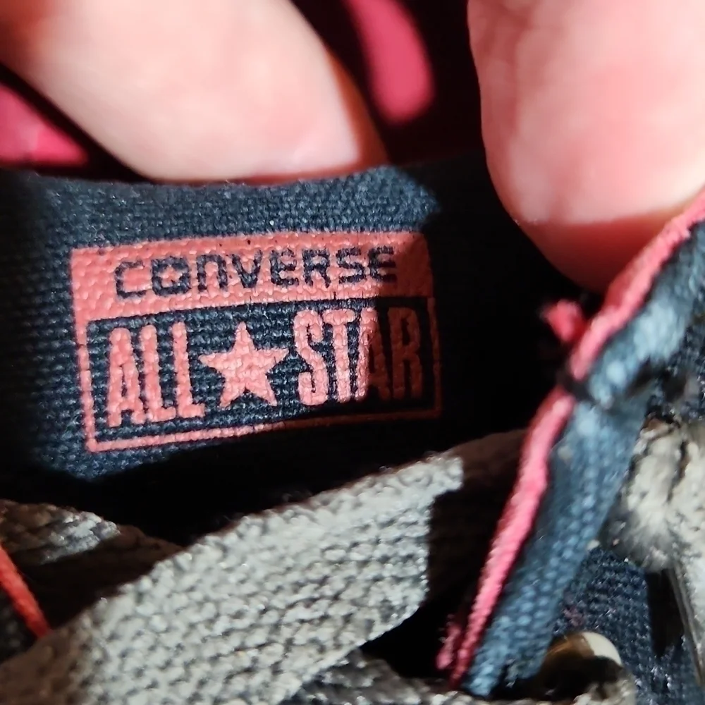 Converse all star slip on toddler size 9 shoes great condition